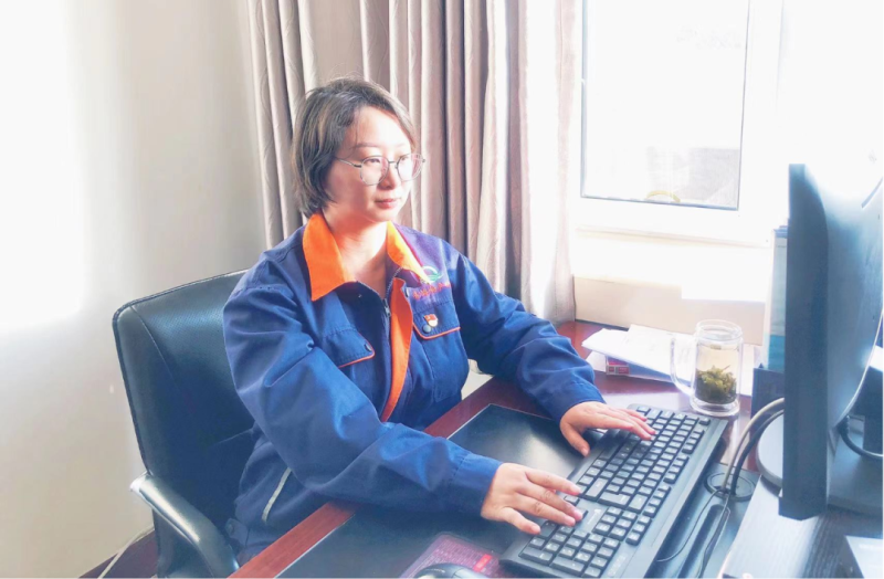 省物產(chǎn)集團黨務(wù)工作者、先進模范持續(xù)熱議黨的二十大精神（二）