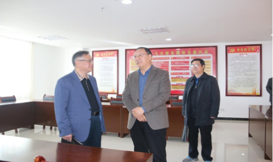 省委常委、省總工會主席馬吉孝等一行蒞臨青海物產(chǎn)集團(tuán)公司視察，調(diào)研指導(dǎo)道路貨運企業(yè)建會、貨運司機入會等工作