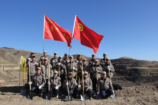 有一種奉獻(xiàn)叫“五四精神”，有一種擔(dān)當(dāng)叫“青年突擊隊(duì)”