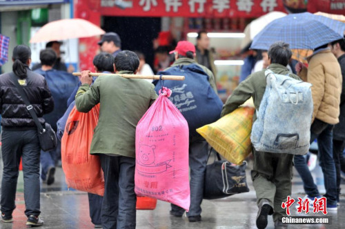 聚焦春節(jié)“恐歸族”：近鄉(xiāng)情怯，恐懼何來？(圖)